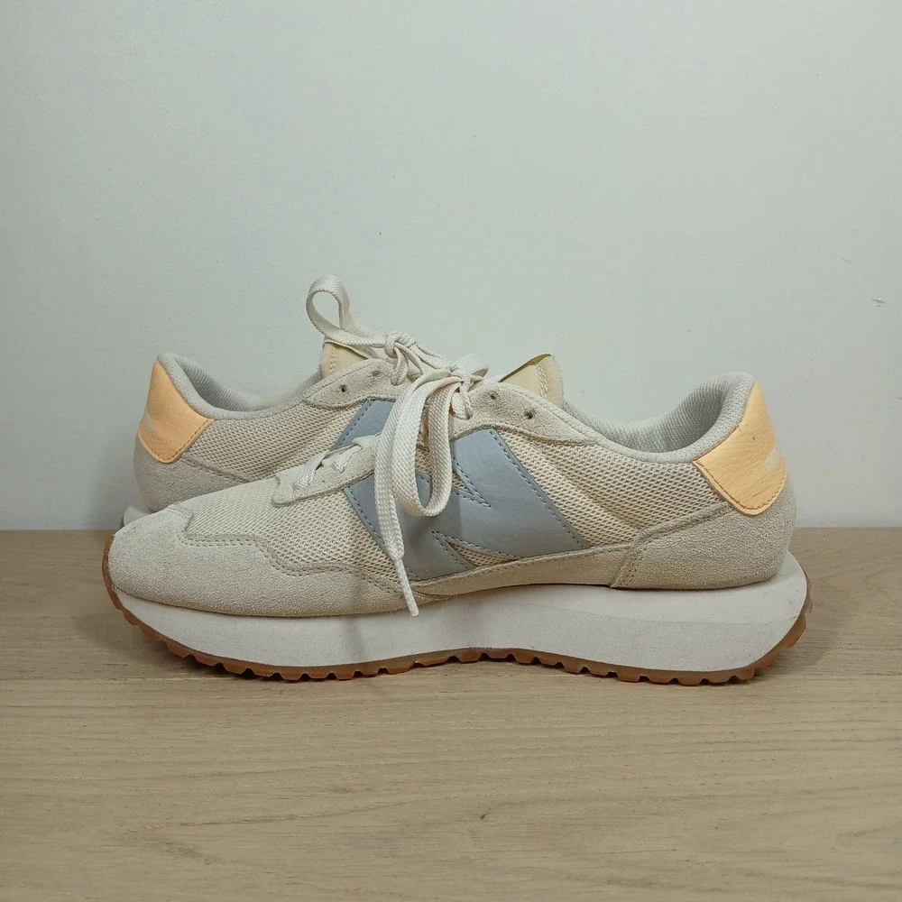 New Balance 237 Sneakers Womens 7.5 Cream Gray Suede Mesh Retro Platform Runner